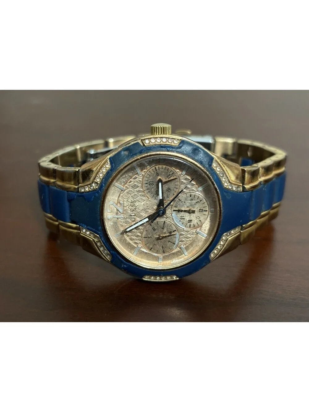 Guess Women’s U0556L5 Watch For Parts or Repair